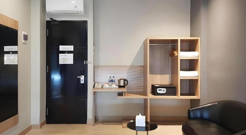 U Stay Hotel Mangga Besar Cakarta Dış mekan fotoğraf
