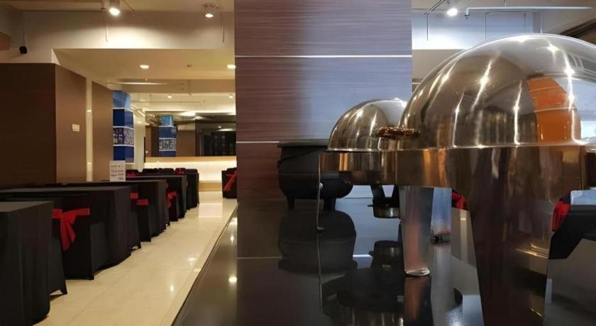 U Stay Hotel Mangga Besar Cakarta Dış mekan fotoğraf