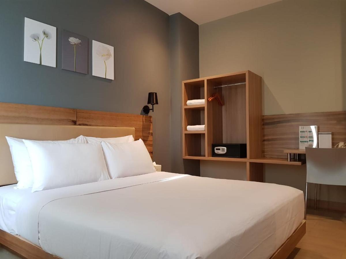 U Stay Hotel Mangga Besar Cakarta Dış mekan fotoğraf
